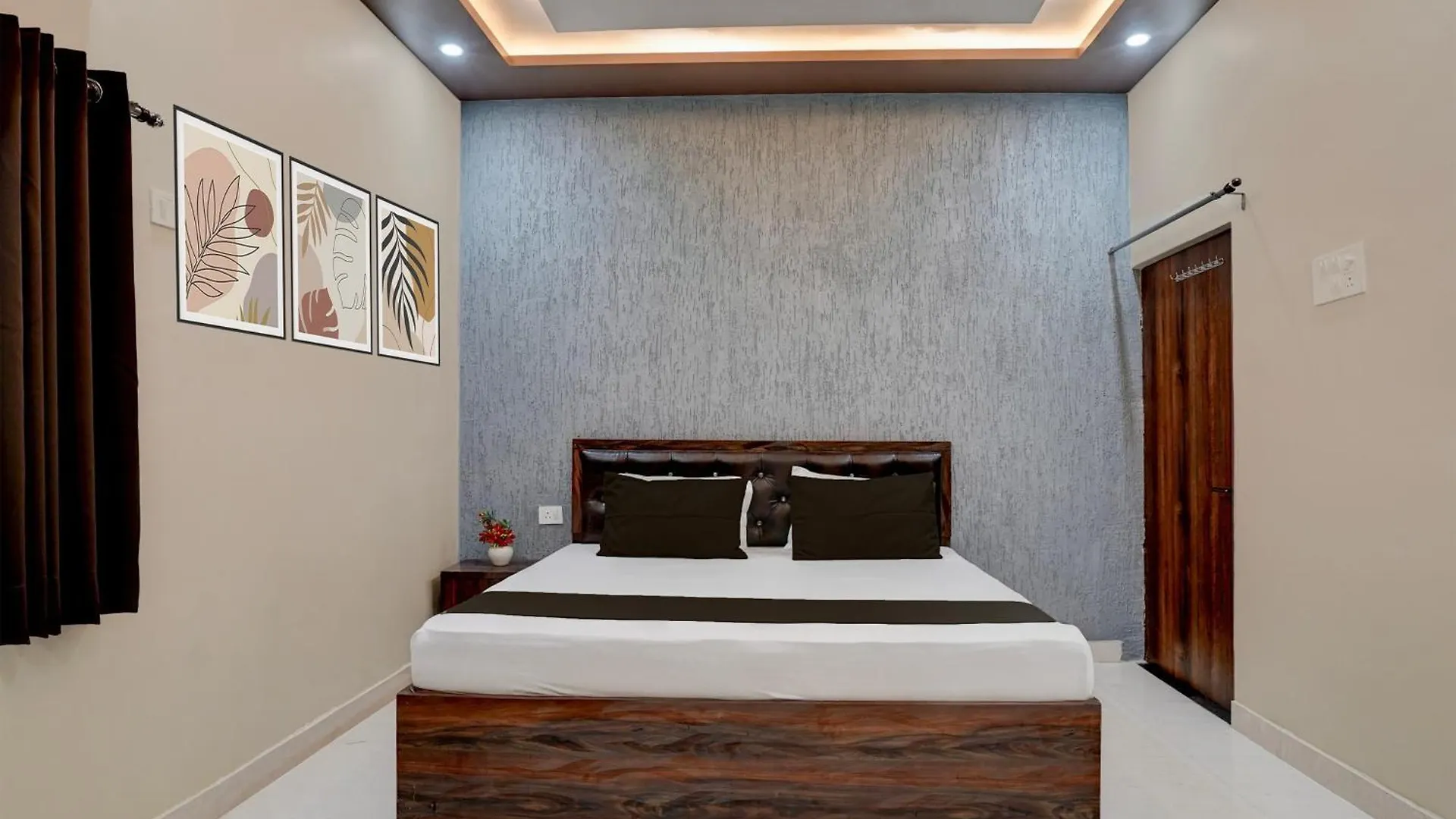 Hotel O The Shivaaay Residency Ramnagar  4*, Ramnagar (Uttar Pradesh)